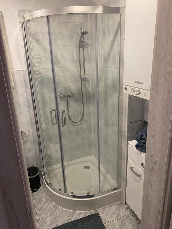 Apartament Przy Rynku Kambar Apartment Boleslawiec  Exterior foto