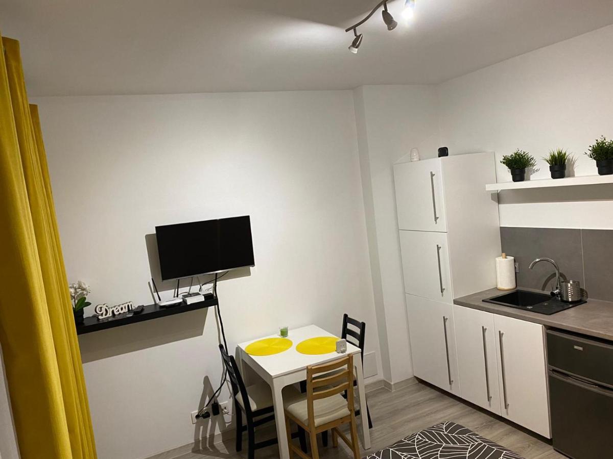 Apartament Przy Rynku Kambar Apartment Boleslawiec  Exterior foto